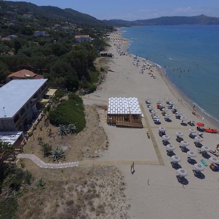 Residence Le Palme - Appartamenti Sul Mare - Spiaggia Tra Palinuro E Caprioli 皮肖塔 外观 照片